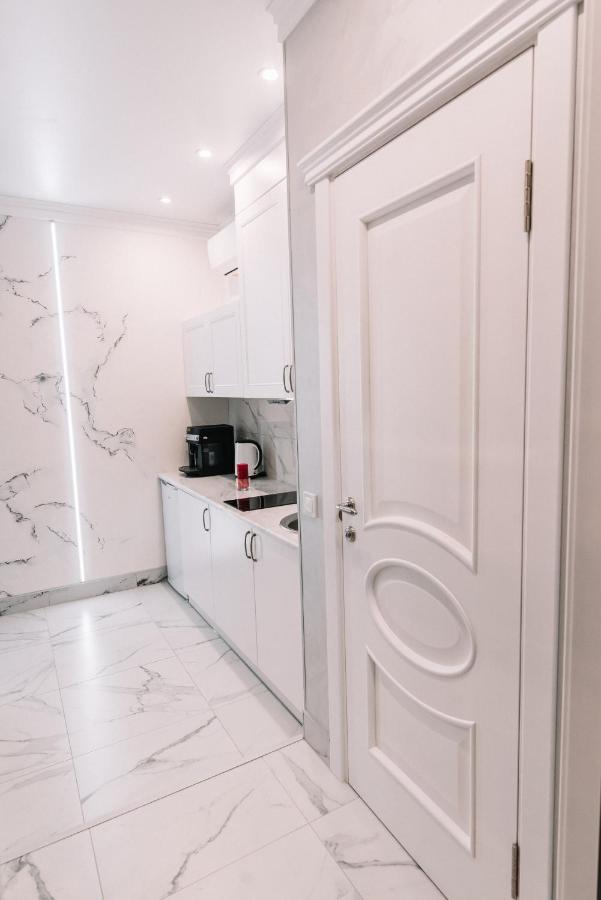 Royal Tower Vip Smart Apartments 3 Kiev Exterior foto