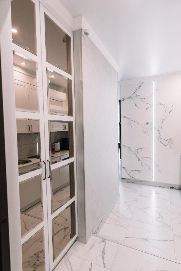 Royal Tower Vip Smart Apartments 3 Kiev Exterior foto