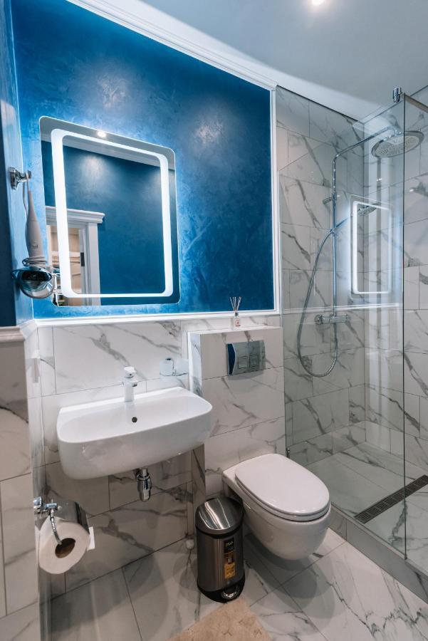 Royal Tower Vip Smart Apartments 3 Kiev Exterior foto