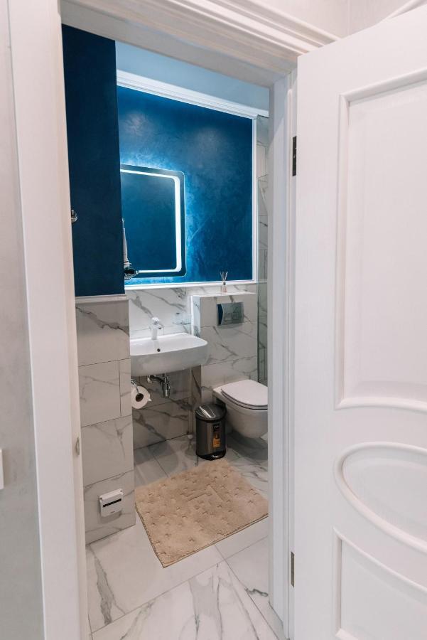 Royal Tower Vip Smart Apartments 3 Kiev Exterior foto