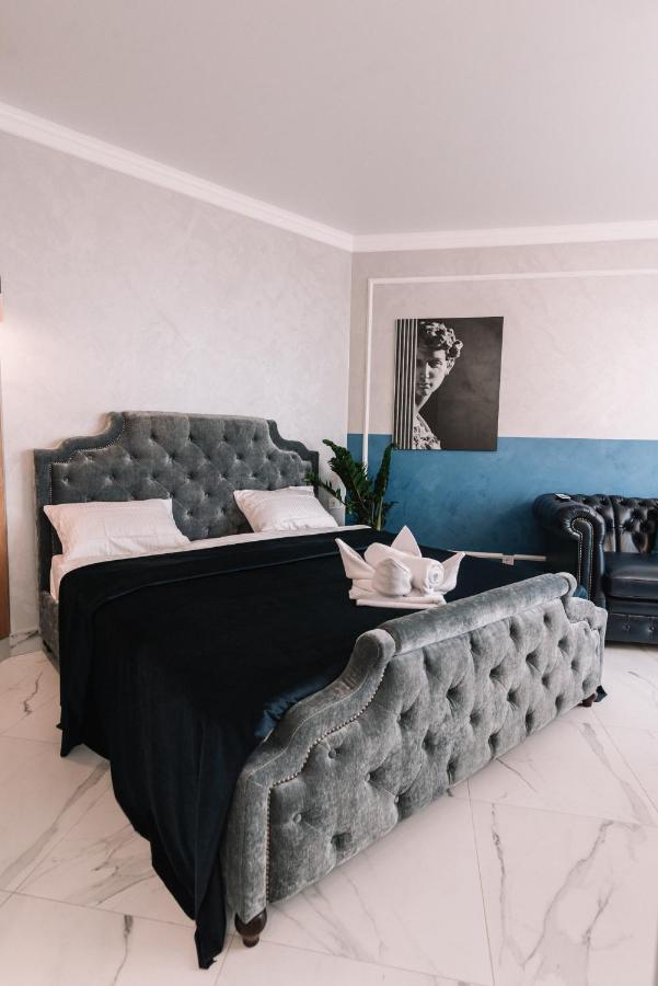 Royal Tower Vip Smart Apartments 3 Kiev Exterior foto